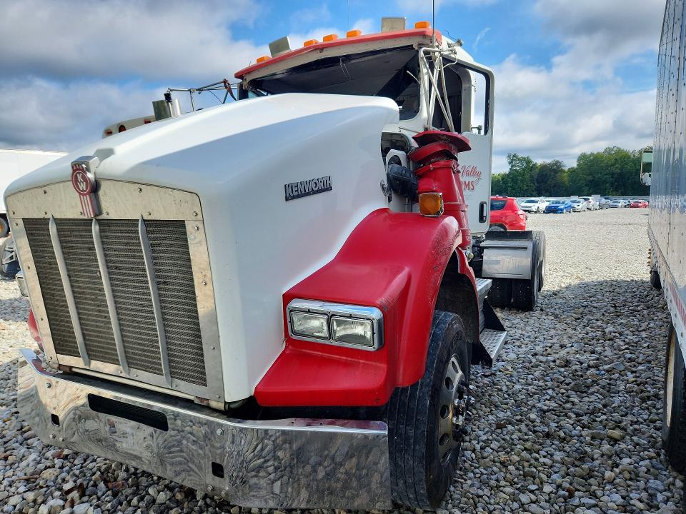 2006 Kenworth T800 VIN 1XKDDB9X16R118147 — COPART salvage auction photo