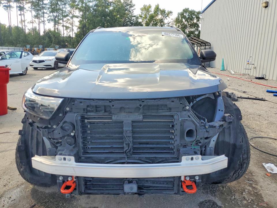 2021 Ford Explorer VIN 1FMSK8JH4MGC26105 COPART salvage auction — FRONT END, Fl - Cert Of Title Slvg Rebuildable, sold $8,200 on 2026-10-05 (photo 5)