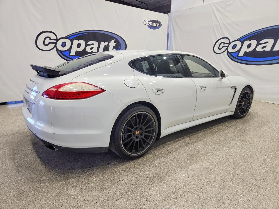 2013 Porsche Panamera VIN WP0AA2A75DL015641 COPART salvage auction — MINOR DENT/SCRATCHES, CA - SALVAGE CERTIFICATE, sold $850 on 2026-10-02 (photo 3)