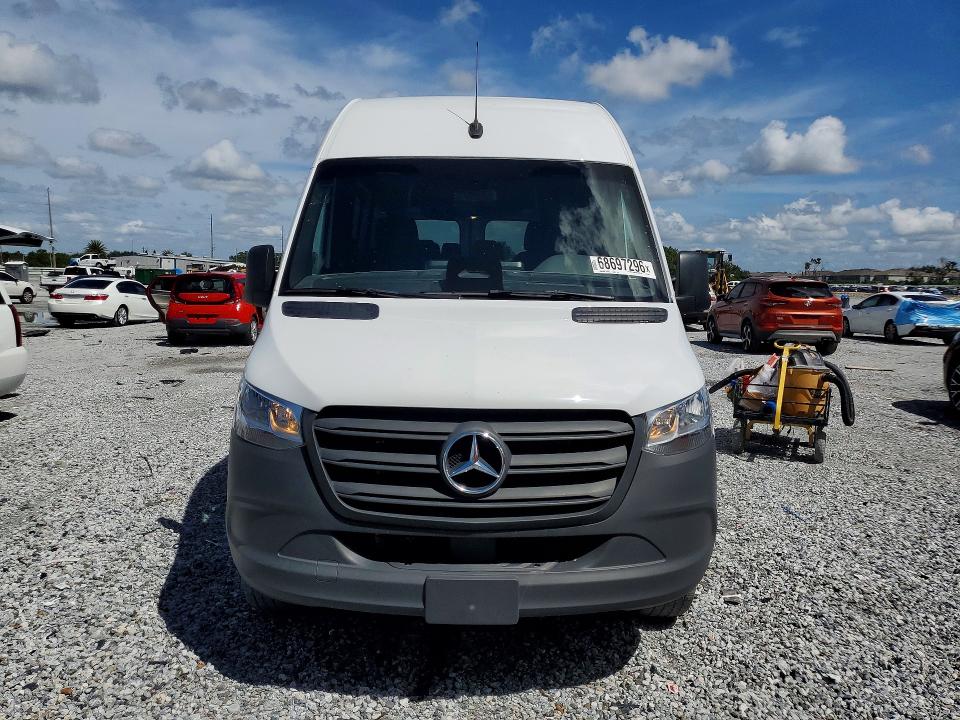 2025 Mercedes-benz Sprinter VIN W1Z4KFHYXST228962 COPART salvage auction — ROOF, FL - CERTIFICATE OF TITLE (P), sold $32,000 on 2026-10-14 (photo 5)