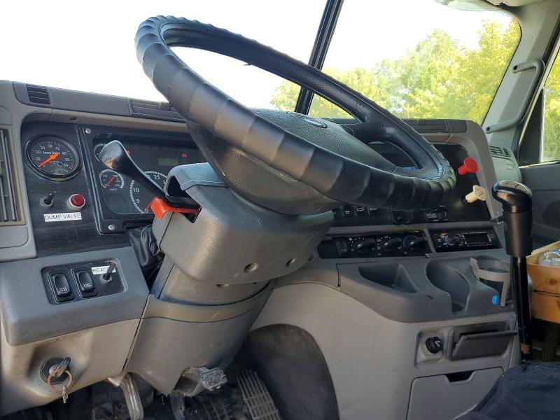2013 Freightliner Columbia VIN 3ALXFACV0DDFB2870 COPART salvage auction — MECHANICAL, ID - CERTIFICATE OF TITLE, sold $4,584 on 2026-09-20 (photo 8)