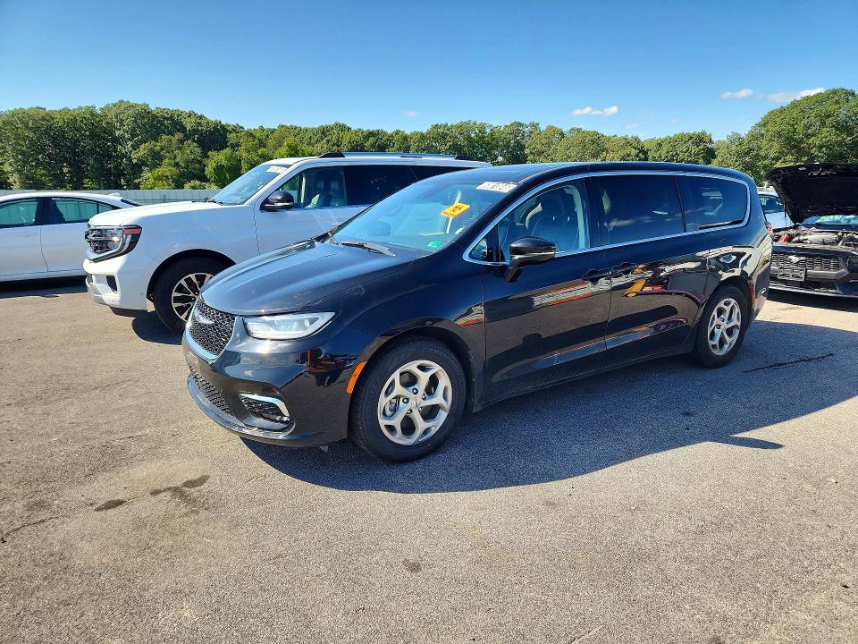 2024 Chrysler Pacifica VIN 2C4RC1GG7RR101594 — COPART salvage auction photo