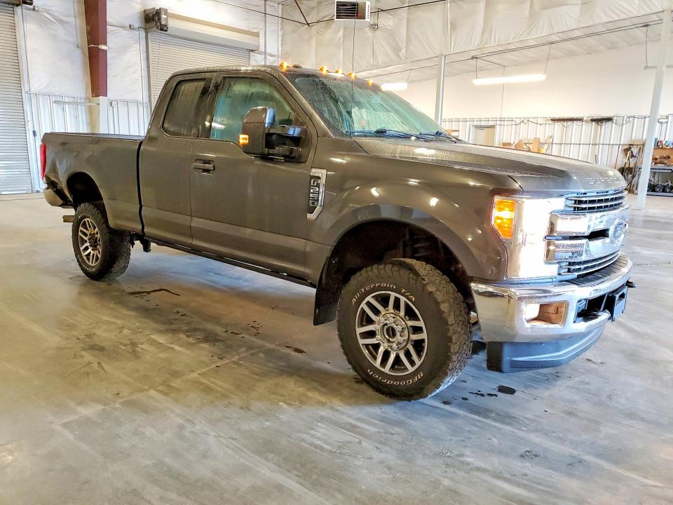 2017 Ford F-250 Super Duty VIN 1FT7X2B63HEE26061 COPART salvage auction — REAR END, Mn - Cert Of Title-Salvage, sold $13,700 on 2026-10-05 (photo 4)