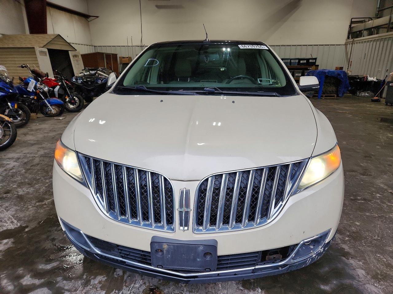 2014 Lincoln Mkx VIN 2LMDJ8JK0EBL17263 COPART salvage auction — Normal Wear, NY - CERTIFICATE OF TITLE, sold $1,875 on 2026-09-18 (photo 5)