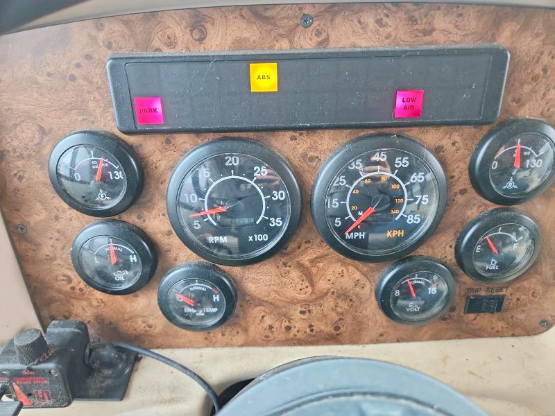 2000 Coachman VIN 4UZ6XJCA9YCG46193 COPART salvage auction — NORMAL WEAR, NY - CERTIFICATE OF TITLE, sold $350 on 2026-09-08 (photo 8)
