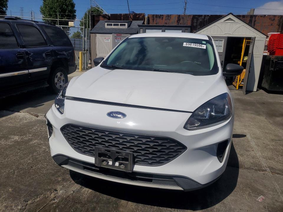 2022 Ford Escape VIN 1FMCU0F65NUA81571 COPART salvage auction — FRONT END, Ca - Dis/Dlr/Exp Only Clean Title, sold $7,500 on 2026-10-13 (photo 5)