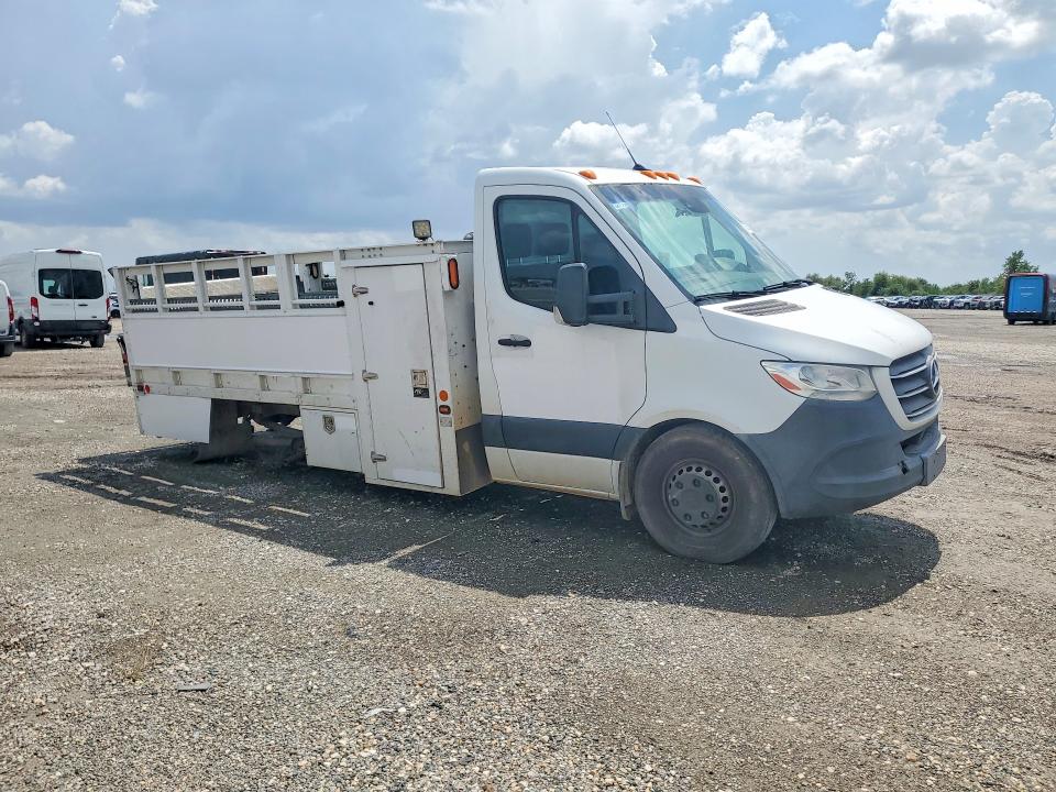 2019 Mercedes-benz Sprinter VIN WDAPF3CD5KN031251 COPART salvage auction — REAR END, TX - CERTIFICATE OF TITLE, sold $9,500 on 2026-10-05 (photo 4)