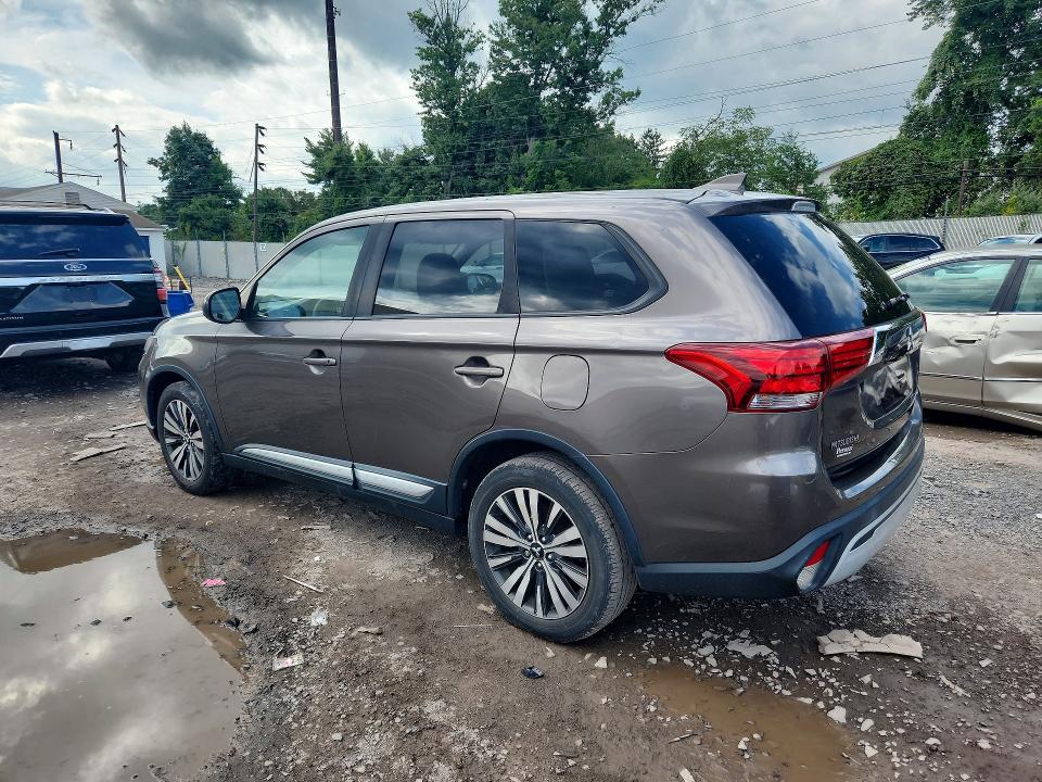 2019 Mitsubishi Outlander VIN JA4AD2A34KZ016109 COPART salvage auction — MINOR DENT/SCRATCHES, Pa - Cert Of Title, sold $4,000 on 2026-09-17 (photo 2)