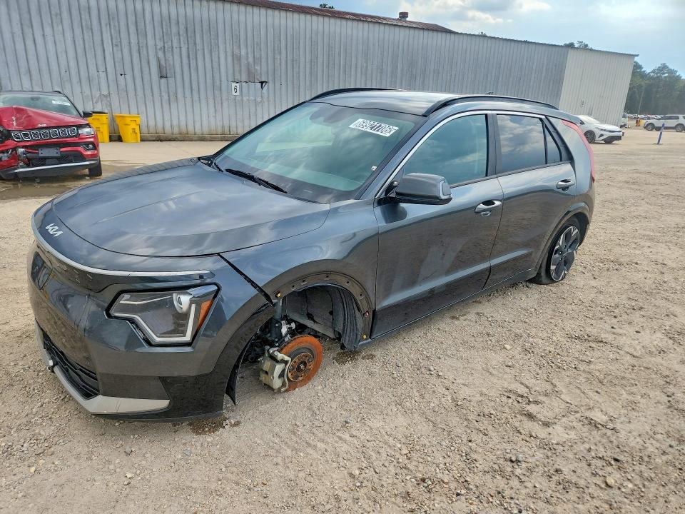 2024 Kia Niro VIN KNDCR3L11R5102562 — COPART salvage auction photo