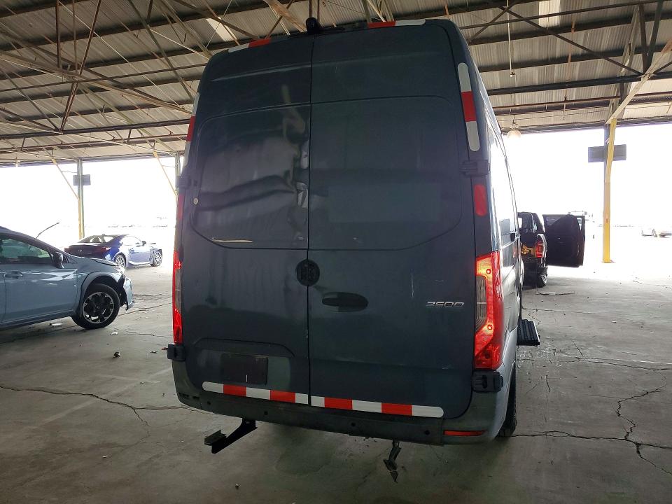 2019 Mercedes-benz Sprinter VIN WD4PF1CD7KP148440 COPART salvage auction — NORMAL WEAR, Tx - Certificate Of Title (P), sold $11,800 on 2026-10-05 (photo 6)