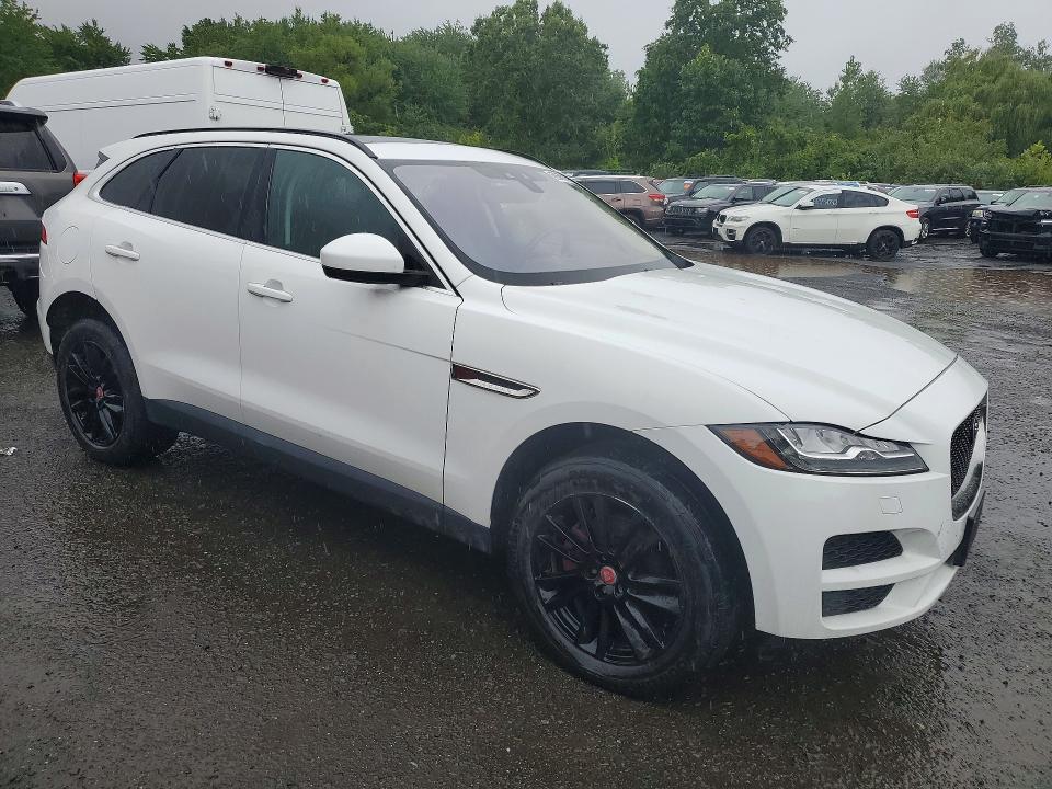 2018 Jaguar F-pace VIN SADCK2FX8JA272903 COPART salvage auction — MINOR DENT/SCRATCHES, WV - CERTIFICATE OF TITLE, sold $7,900 on 2026-09-18 (photo 4)