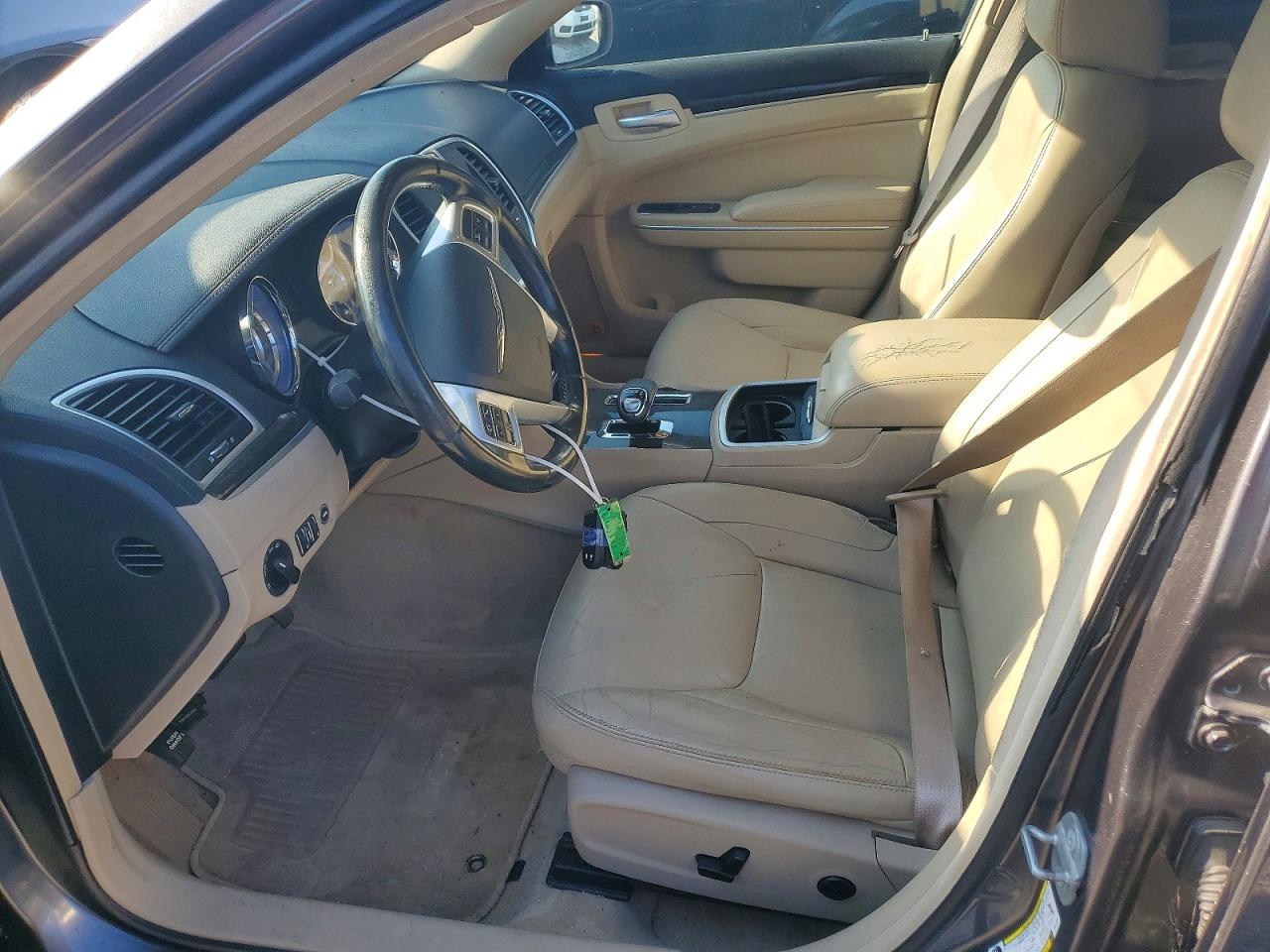2014 Chrysler 300 VIN 2C3CCAAG8EH278559 COPART salvage auction — Normal Wear, AL - CERTIFICATE OF TITLE (P), sold $775 on 2026-10-09 (photo 7)