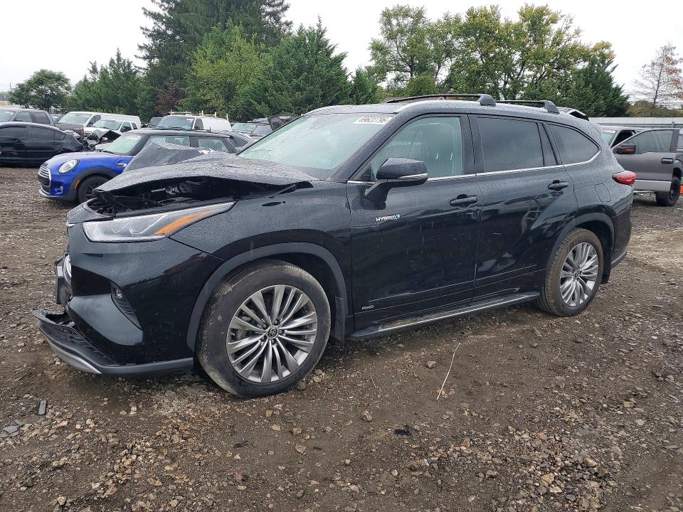 2021 Toyota Highlander hybrid VIN 5TDEBRCH4MS047492 — COPART salvage auction photo