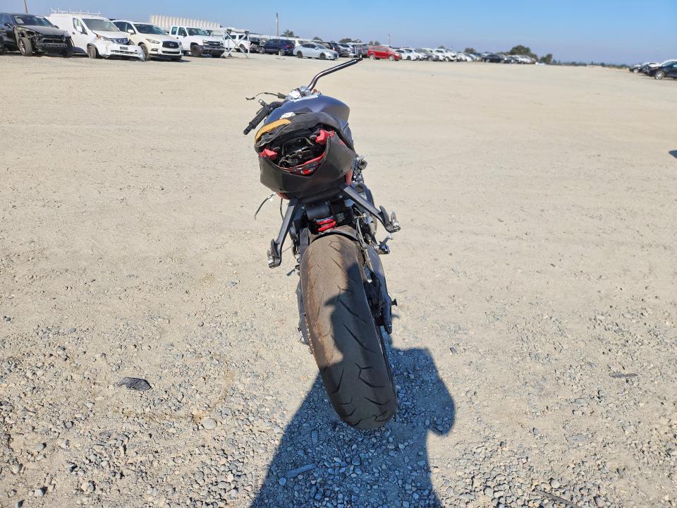 2015 Triumph motorcycle Street VIN SMTL03NEXFT657917 COPART salvage auction — FRONT END, AZ - CERT OF TITLE - SALVAGE, sold $10 on 2026-09-22 (photo 4)