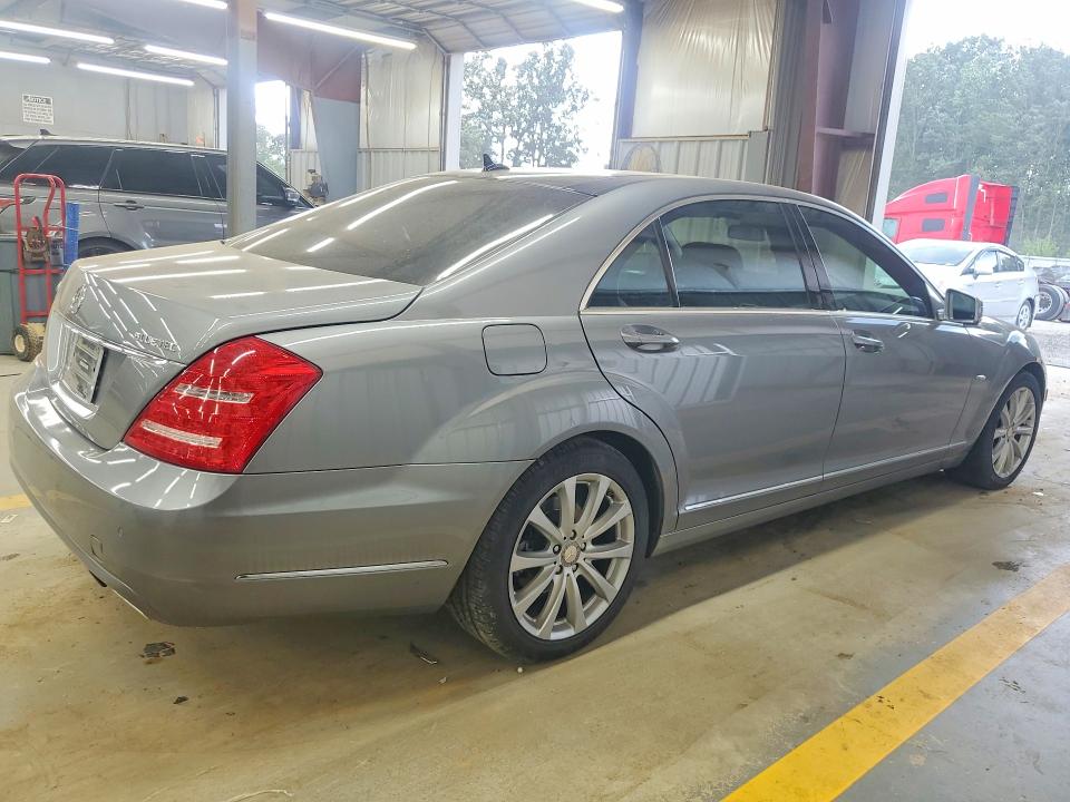 2012 Mercedes-benz S-klasse VIN WDDNG8DB8CA432206 COPART salvage auction — MINOR DENT/SCRATCHES, Nc - Dealer Only Clean Title, sold $7,700 on 2026-10-13 (photo 3)