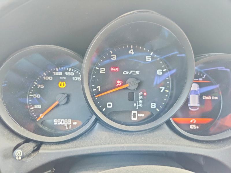 2017 Porsche Macan VIN WP1AG2A52HLB51694 COPART salvage auction — MINOR DENT/SCRATCHES, TX - CERTIFICATE OF TITLE, sold $12,700 on 2026-10-08 (photo 9)