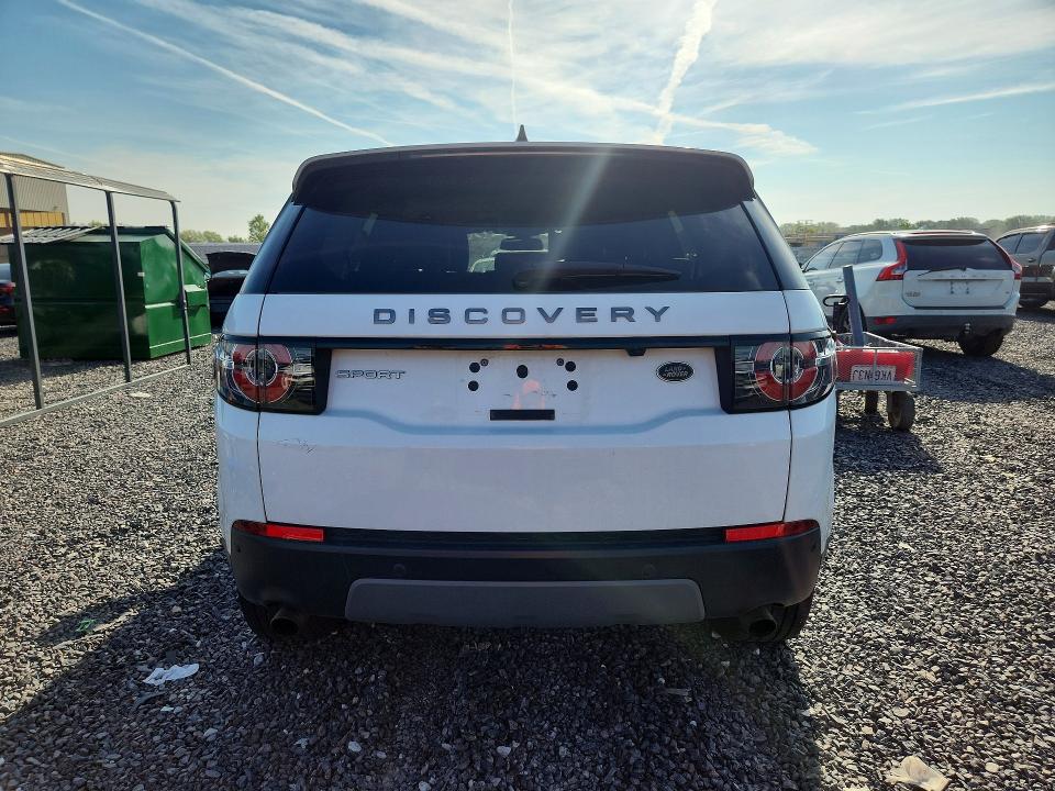 2018 Land Rover Discovery VIN SALCP2RX0JH746979 COPART salvage auction — MINOR DENT/SCRATCHES, KS - DEALER ONLY CLEAN TITLE, sold $4,000 on 2026-09-15 (photo 6)