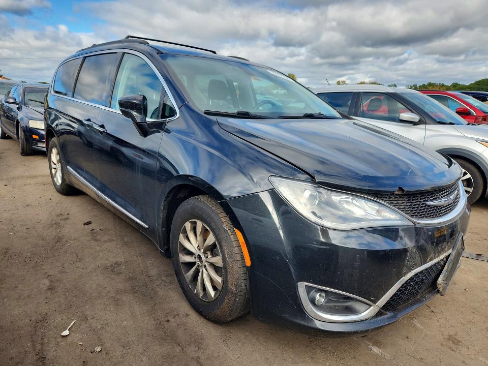 2017 Chrysler Pacifica VIN 2C4RC1BG8HR705211 COPART salvage auction — PARTIAL REPAIR, Ct - Certificate Of Title, sold $625 on 2026-10-14 (photo 4)