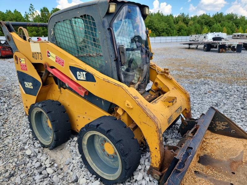 2011 Caterpillar 236d skid steer VIN CAT0262CJMST04073 COPART salvage auction — NORMAL WEAR, TN - BILL OF SALE, sold $7,100 on 2026-09-18 (photo 9)
