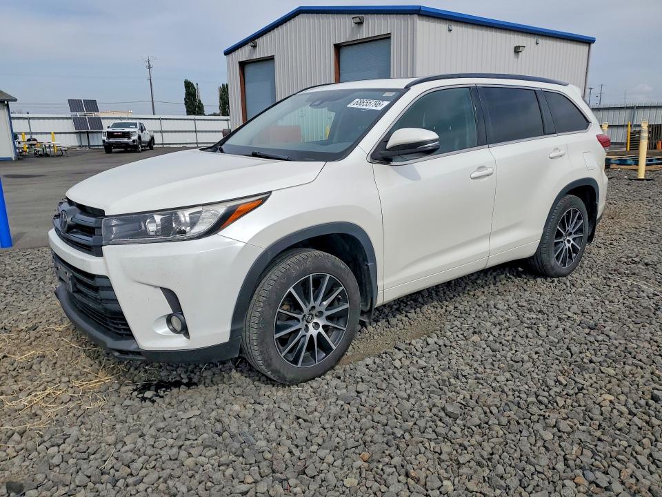 2017 Toyota Highlander VIN 5TDJZRFH4HS443028 — COPART salvage auction photo