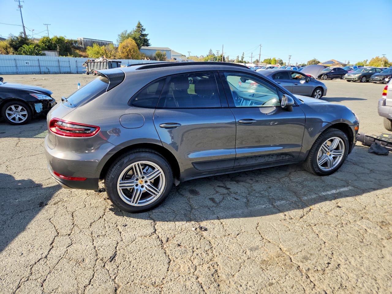 2016 Porsche Macan VIN WP1AB2A51GLB44619 COPART salvage auction — Front End, Sc - Salvage Title, sold $4,000 on 2026-09-25 (photo 3)