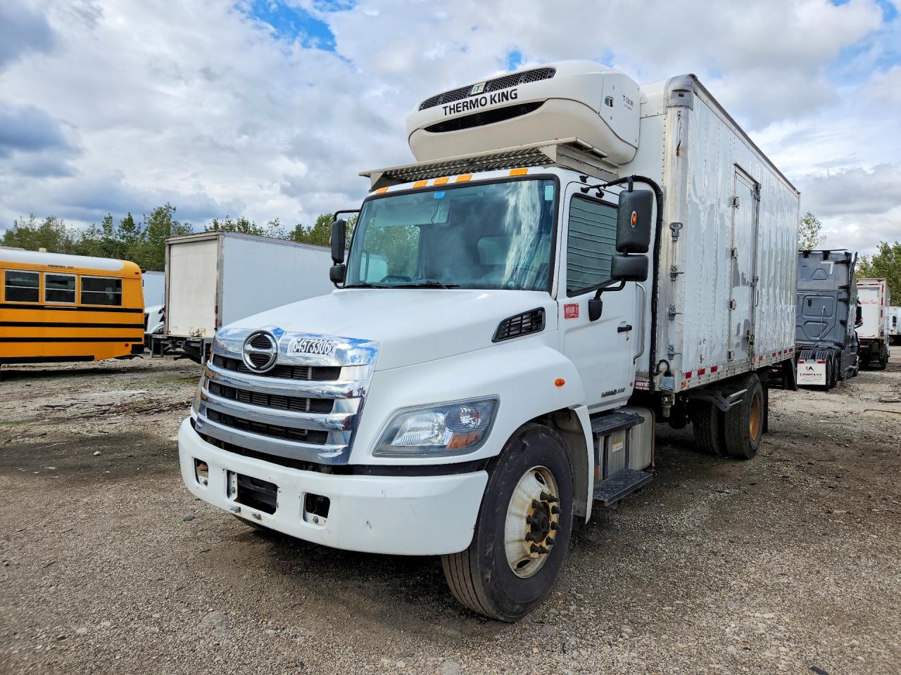 2020 Hino 258/268 VIN 5PVNJ8JM8L5S51200 COPART salvage auction — Normal Wear, Ct - Clean Title, sold $6,900 on 2026-09-24 (photo 1)