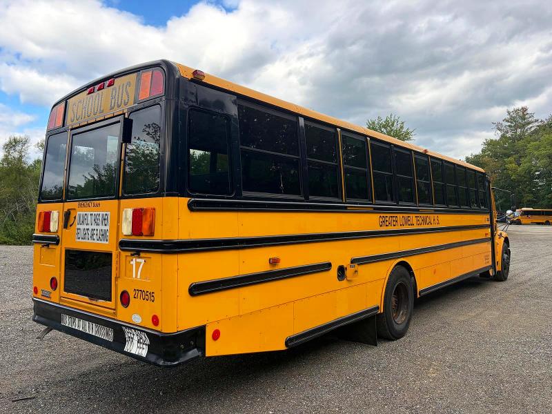 2015 Freightliner Chassis VIN 4UZABRDU7FCFW9496 COPART salvage auction — NORMAL WEAR, MA - CERTIFICATE OF TITLE (P), sold $100 on 2026-09-18 (photo 4)