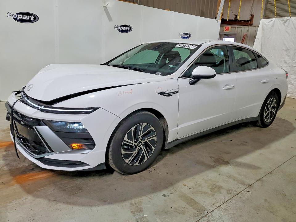 2026 Hyundai Sonata hybrid VIN KMHL24JJXTA180913 — COPART salvage auction photo