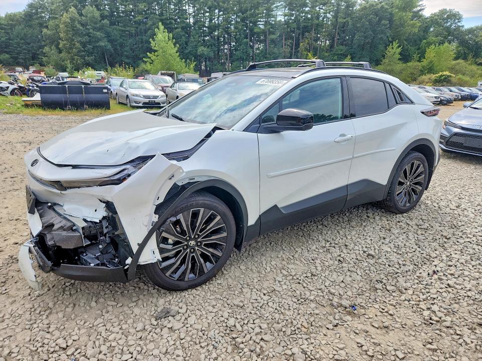 2026 Toyota C-hr VIN JTMAAAAD2TJ015591 — COPART salvage auction photo