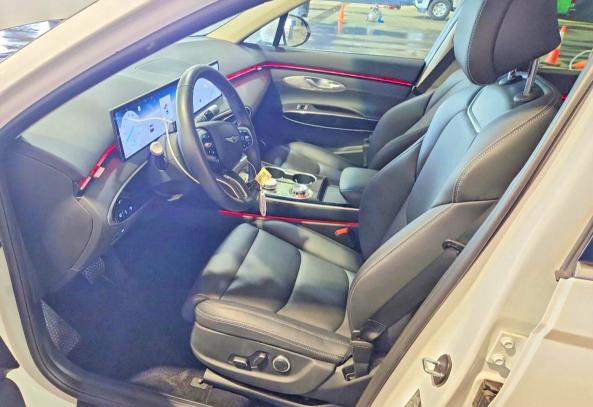 2026 Genesis Gv70 VIN KMUMADTB0TU245832 COPART salvage auction — MINOR DENT/SCRATCHES, Mi - Certificate Of Title, sold $25,750 on 2026-09-09 (photo 7)