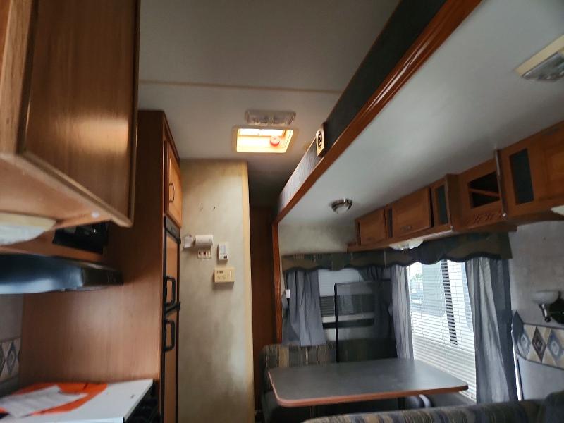 2005 Fleetwood Terry VIN 1EA5B292452971064 COPART salvage auction — WATER/FLOOD, IN - CERT OF TITLE-SALVAGE FLOOD (P), sold $60 on 2026-09-17 (photo 7)