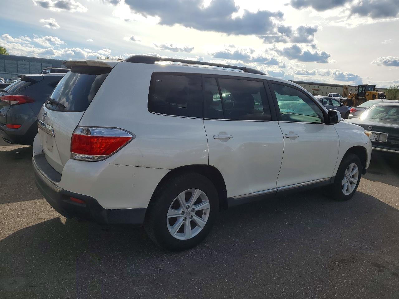 2012 Toyota Highlander VIN 5TDZA3EH6CS026978 COPART salvage auction — Mechanical, Ct - Clean Title, sold $2,200 on 2026-09-22 (photo 3)
