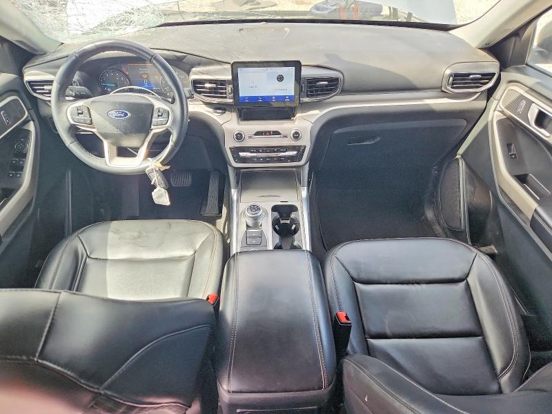 2023 Ford Explorer VIN 1FMSK8DH2PGB74067 COPART salvage auction — SIDE, Salvage Title, sold $7,100 on 2026-10-08 (photo 8)