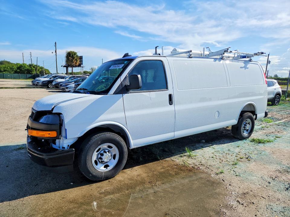 2025 Chevrolet Express 2500 VIN 1GCWGBFP0S1273720 — COPART salvage auction photo