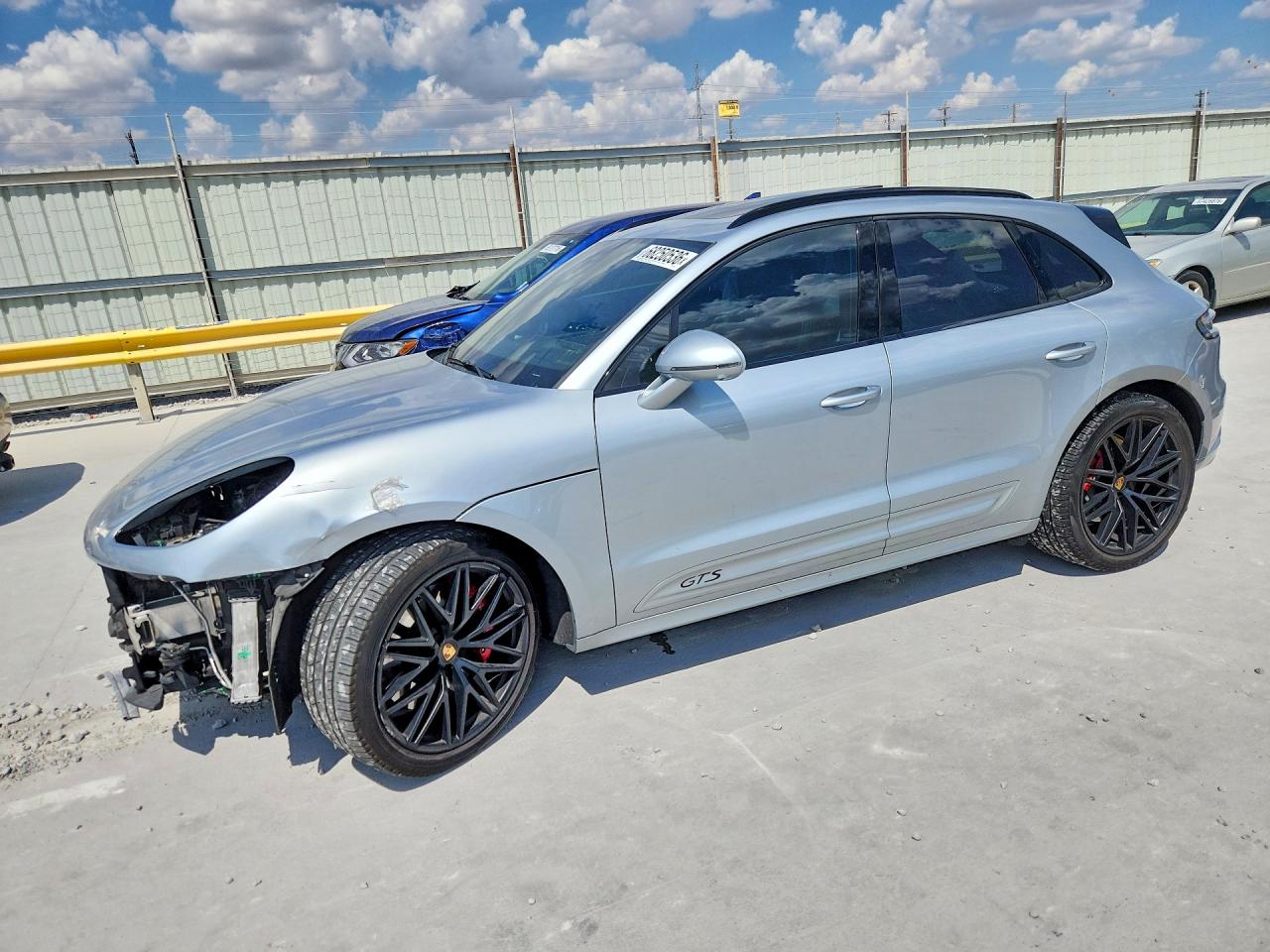 2024 Porsche Macan VIN WP1AF2A56RLB57065 — COPART salvage auction photo