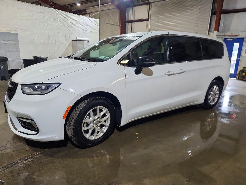 2025 Chrysler Pacifica VIN 2C4RC1BG0SR510002 — COPART salvage auction photo