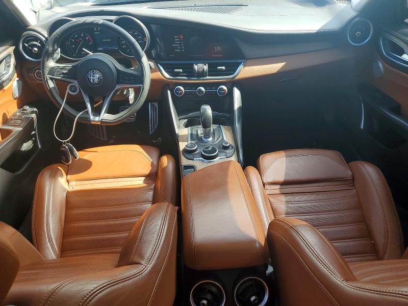 2017 Alfa romeo Giulia VIN ZARFAECN0H7553557 COPART salvage auction — MINOR DENT/SCRATCHES, Md - Certificate Of Title, sold $0 on 2026-09-29 (photo 8)