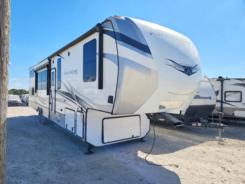 2022 Keystone Avalanche VIN 4YDFAVV25NE760463 — COPART salvage auction photo