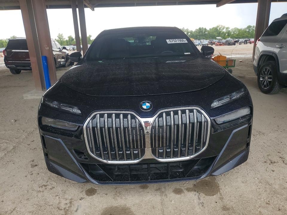 2023 BMW 7er VIN WBA33EJ0XPCM28471 COPART salvage auction — WATER/FLOOD, Tx - Salvage Title-Flood Damage, sold $36,500 on 2026-10-02 (photo 5)