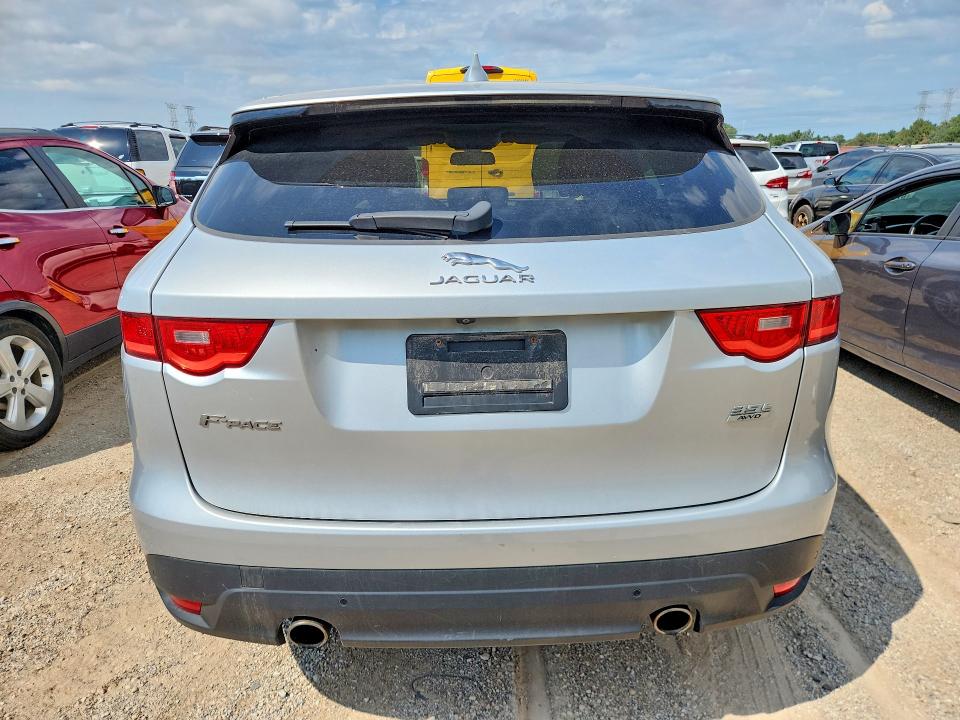 2017 Jaguar F-Pace VIN SADCK2BV6HA085660 COPART salvage auction — MECHANICAL, IL - CERTIFICATE OF TITLE, sold $2,250 on 2026-09-22 (photo 6)
