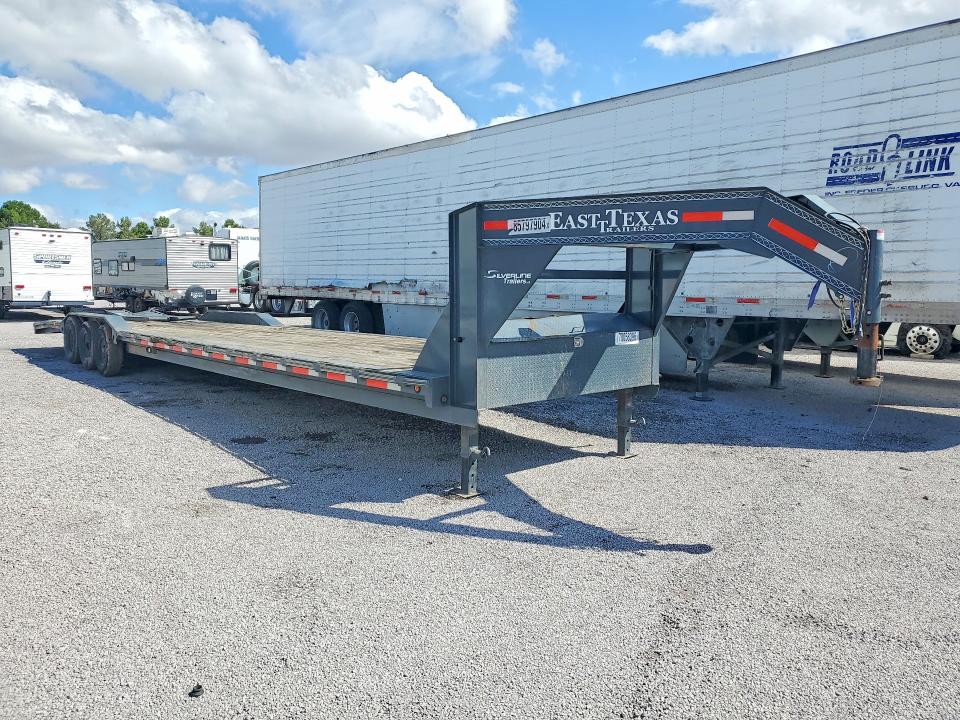 2023 East texas Car hauler VIN 58SGM4232PE032334 COPART salvage auction — MINOR DENT/SCRATCHES, FL - CERTIFICATE OF TITLE, sold $3,950 on 2026-10-06 (photo 2)