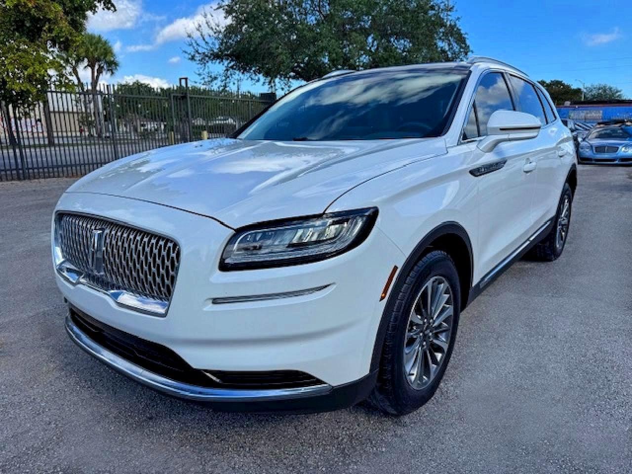 2021 Lincoln Nautilus VIN 2LMPJ8K90MBL12748 — COPART salvage auction photo