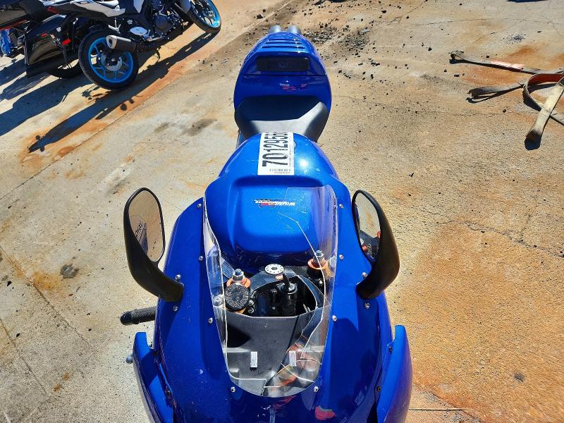 2001 Aprilia Rsv VIN ZD4RPD0111S000117 COPART salvage auction — SIDE, NY - MV-907A SALVAGE CERTIFICATE, sold $775 on 2026-10-08 (photo 5)