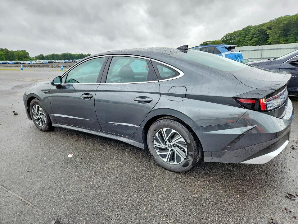 2026 Hyundai Sonata hybrid VIN KMHL24JJ9TA172933 COPART salvage auction — SIDE, Ma - Certificate Of Title, sold $15,300 on 2026-09-14 (photo 2)