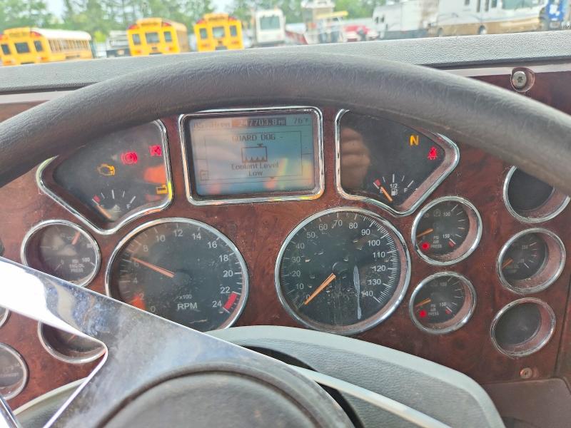 2017 Mack 700 gu700 VIN 1M2AX09CXHM035478 COPART salvage auction — MINOR DENT/SCRATCHES, PA - CERTIFICATE OF SALVAGE (P), sold $30,000 on 2026-09-17 (photo 9)