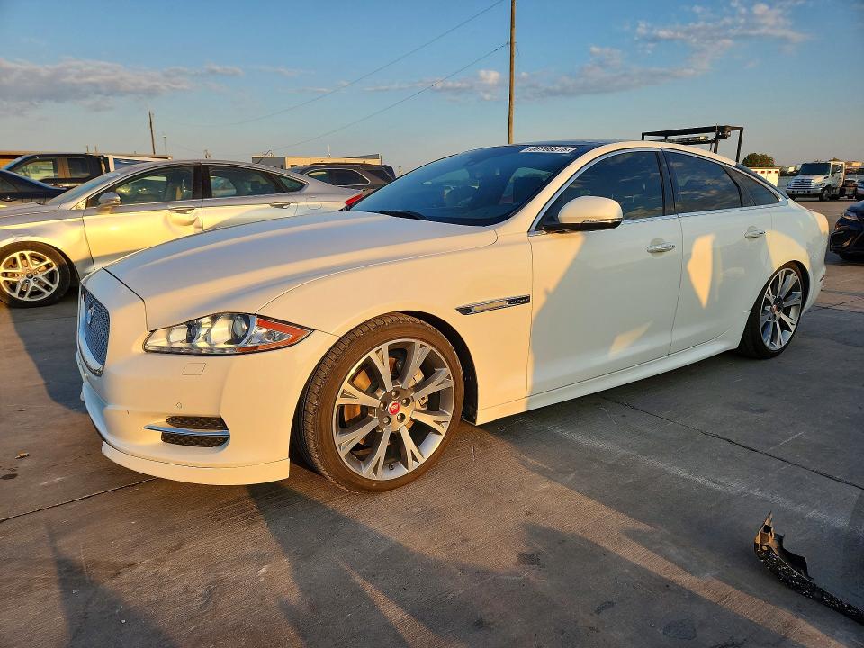 2015 Jaguar Xj VIN SAJWA1CZ8F8V86563 COPART salvage auction — NORMAL WEAR, Salvage Title, sold $1,400 on 2026-10-01 (photo 1)