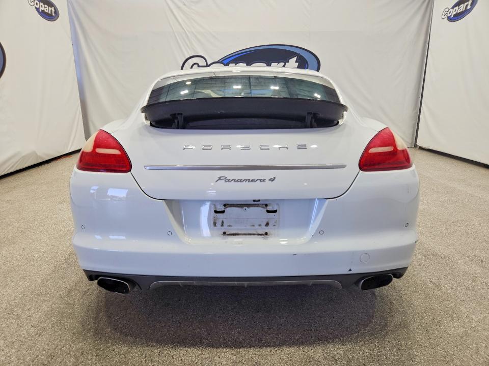 2013 Porsche Panamera VIN WP0AA2A75DL015641 COPART salvage auction — MINOR DENT/SCRATCHES, CA - SALVAGE CERTIFICATE, sold $850 on 2026-10-02 (photo 6)