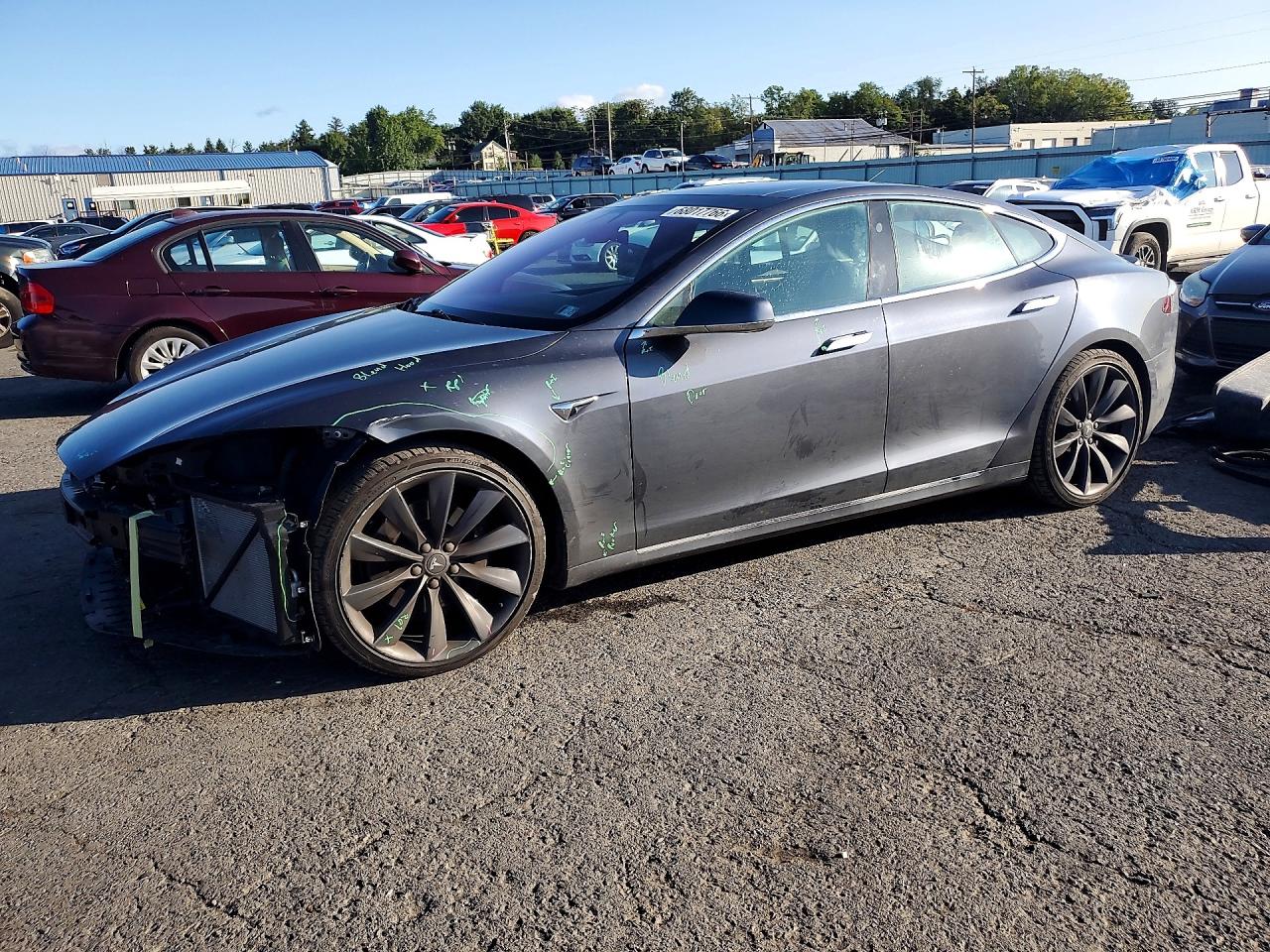 2017 Tesla Model S VIN 5YJSA1E28HF226824 — COPART salvage auction photo