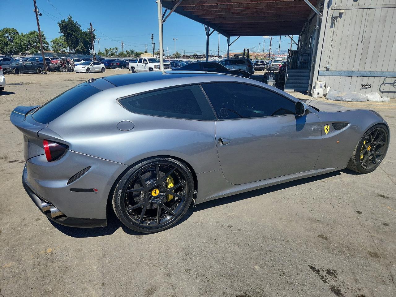 2016 Ferrari FF VIN ZFF73SKA7G0216026 COPART salvage auction — Normal Wear, Ca - Dlr/Dis/Exp Only Salvage Title (P), sold $63,500 on 2022-04-21 (photo 3)