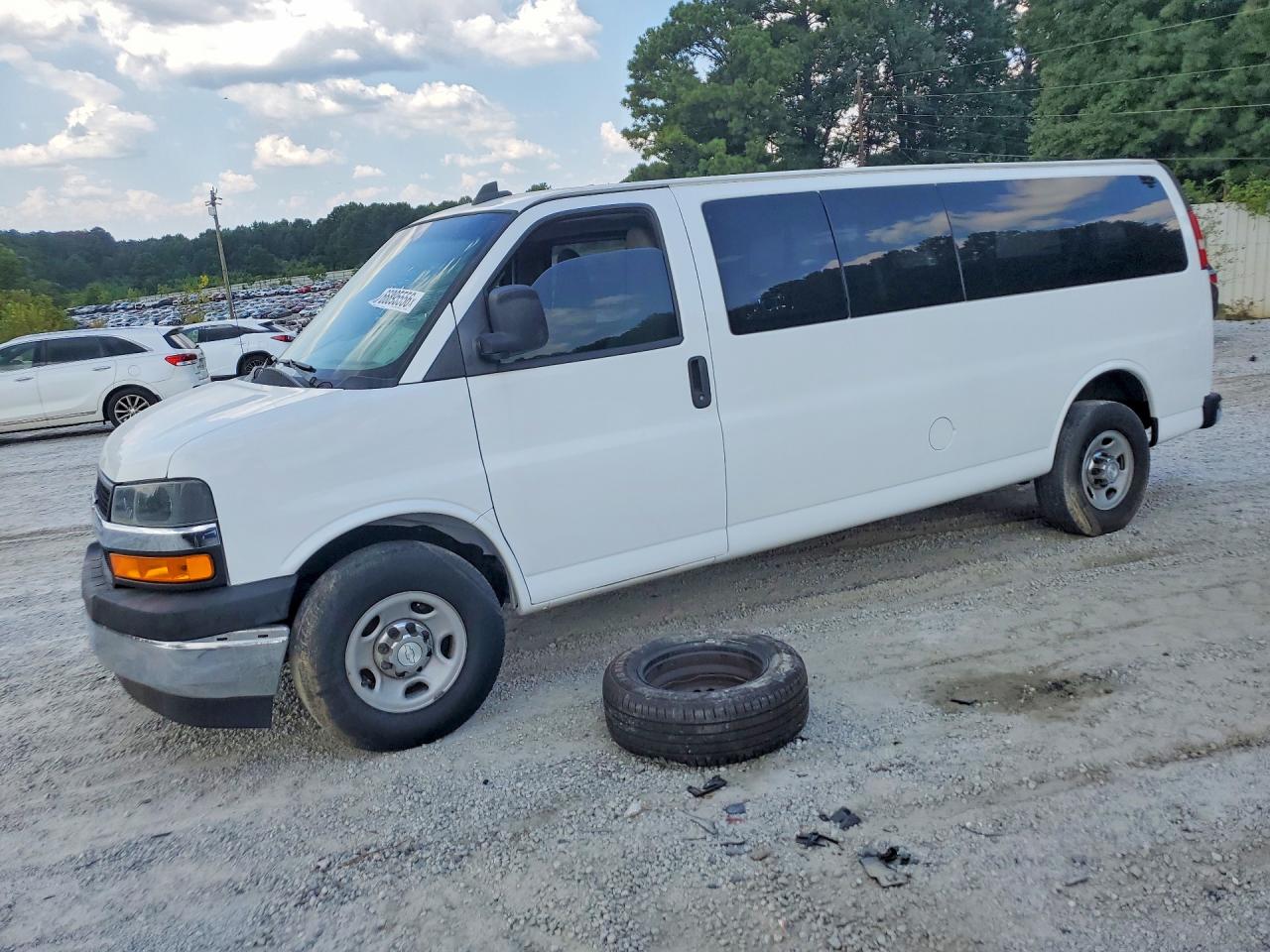 2017 Chevrolet Express 3500 VIN 1GAZGPFG0H1280338 — COPART salvage auction photo